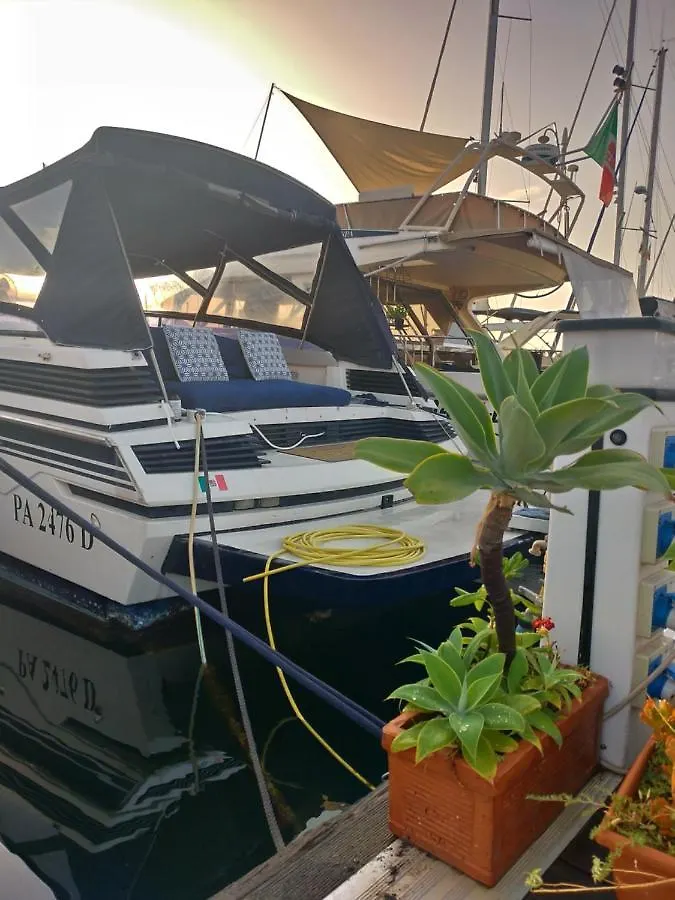 Desire Charming House Boat Hotel Palermo Botel